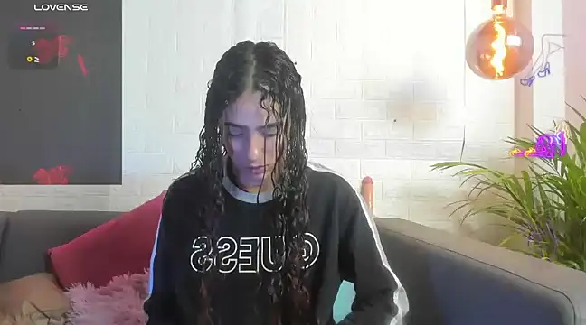 Layla 707 online show from 14, 12, 2024