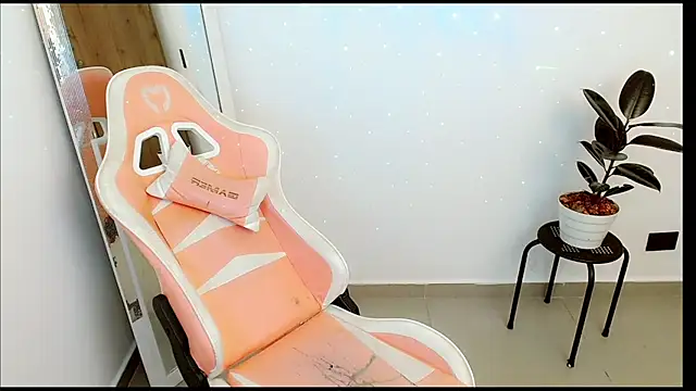 Kylie martinez online show from 30, 4, 2026