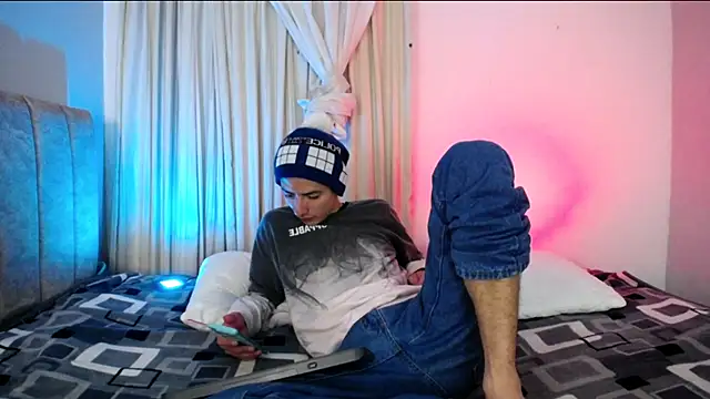 Snapshot of Yellowpokemon23 chatting on 6, 4, 2026 Yellowpokemon23 online show from 6, 4, 2026