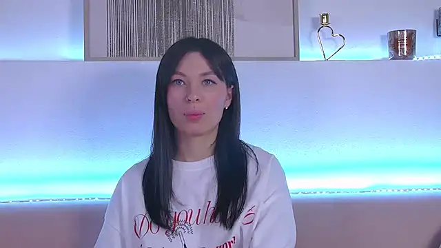 AlexandraBloom online show from 30, 1, 2025