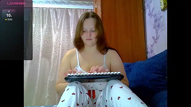 Snapshot of Aria__Dark chatting on 12, 9, 2025 Aria Dark online show from 12, 9, 2025