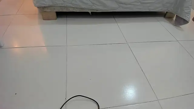 Slut Milf  online show from 31, 12, 2024