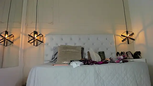 Slut Milf  online show from 9, 1, 2025