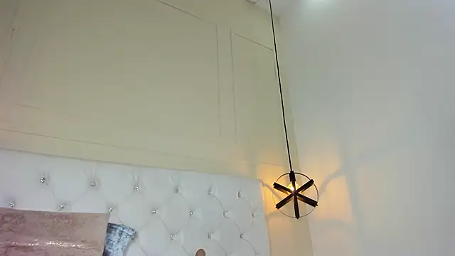 Slut Milf  online show from 21, 1, 2025