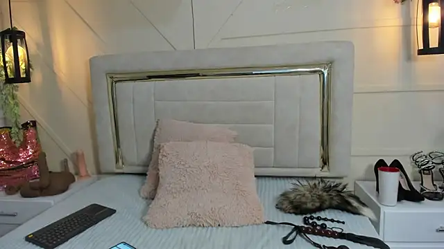 Slut Milf  online show from 5, 2, 2025