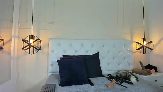 Slut Milf  online show from 8, 2, 2025