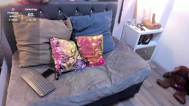 Slut Milf  online show from 22, 2, 2025