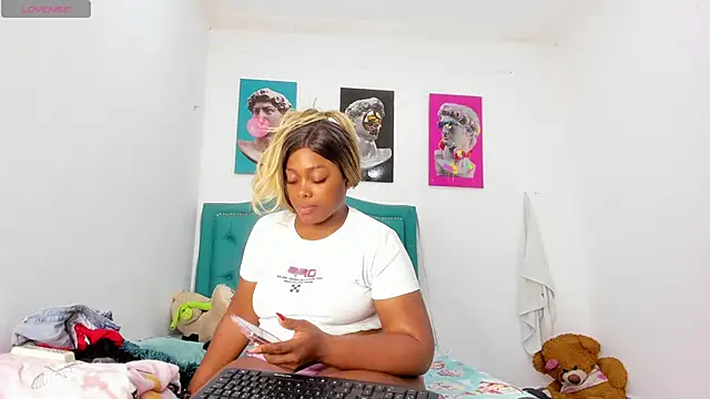 Snapshot of Lilybaudinx96 chatting on 12, 2, 2026 Lilybaudinx96 online show from 12, 2, 2026