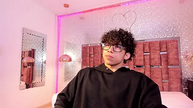 AkazaBoy  online show from 27, 4, 2026