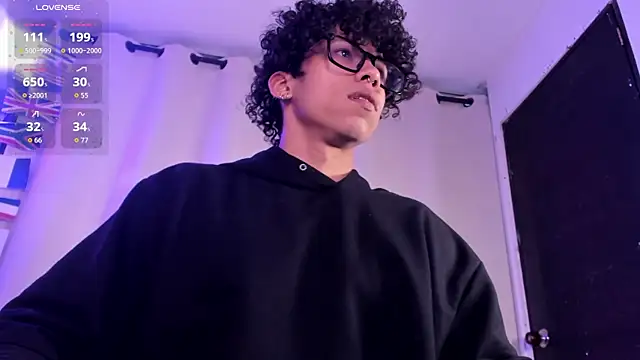 AkazaBoy  online show from 12, 6, 2026