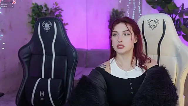 Magnetic Mia  online show from 2, 3, 2025