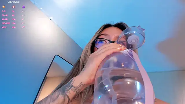 TaraLawrence online show from 25, 2, 2025