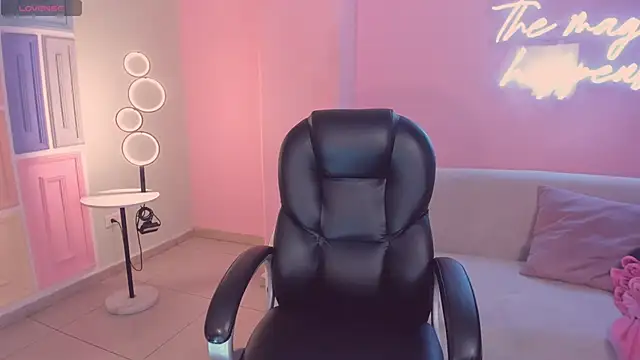 TaraLawrence online show from 8, 2, 2026