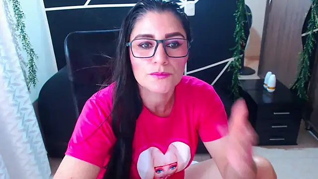 LUCY LI online show from 6, 3, 2025