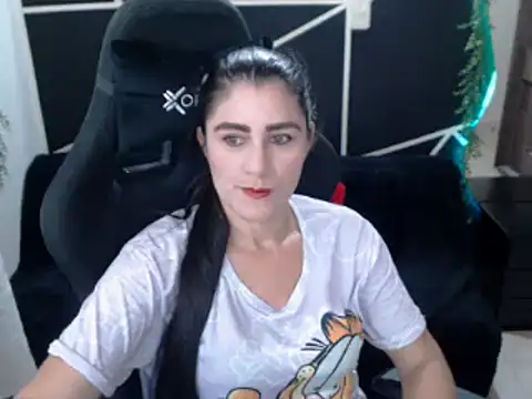 LUCY LI online show from 23, 11, 2025