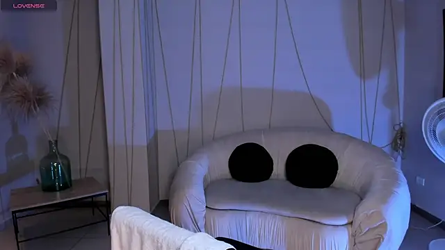 Snapshot of AllisonRogersX chatting on 20, 2, 2025 AllisonRogersX online show from 20, 2, 2025