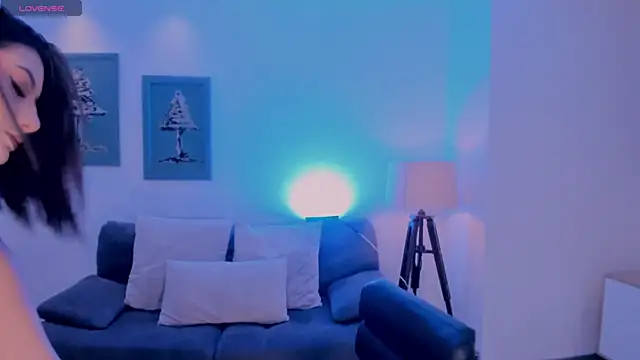 MaddisonLowe online show from 19, 4, 2026