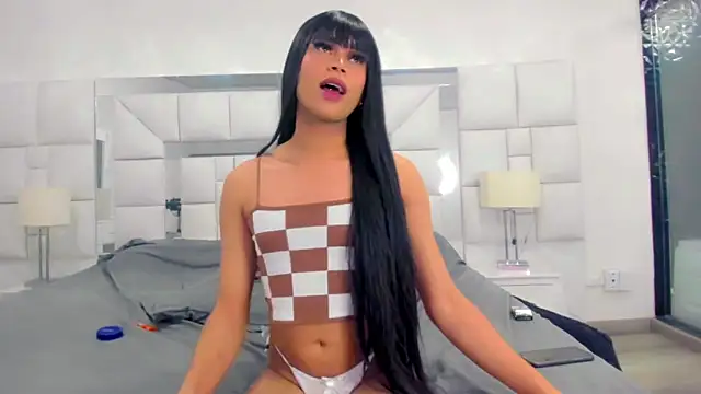 Hellen moons   online show from 31, 1, 2025