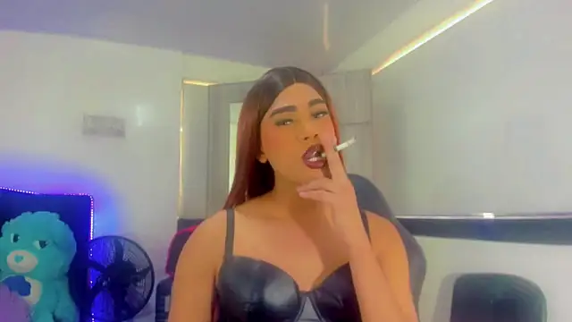 Hellen moons   online show from 23, 9, 2025