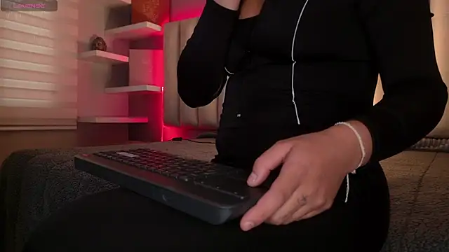 Megan mooree  online show from 21, 7, 2026