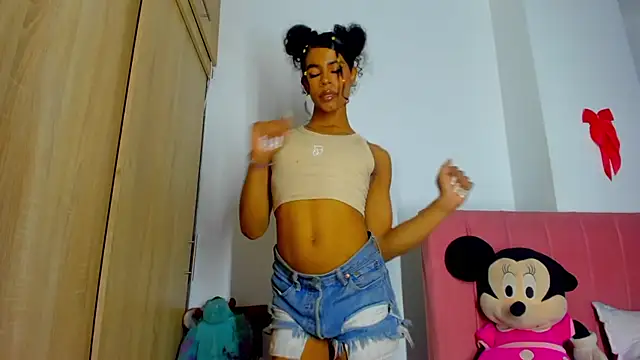 bloom444 online show from 19, 12, 2024