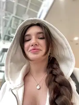 Holly Molii online show from 16, 1, 2025