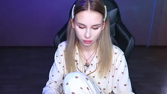 Snapshot of doll_barbieee chatting on 1, 3, 2025 doll barbieee online show from 1, 3, 2025