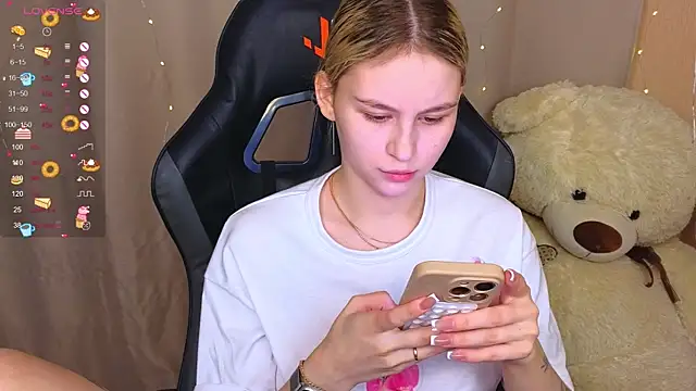 Snapshot of doll_barbieee chatting on 24, 9, 2025 doll barbieee online show from 24, 9, 2025