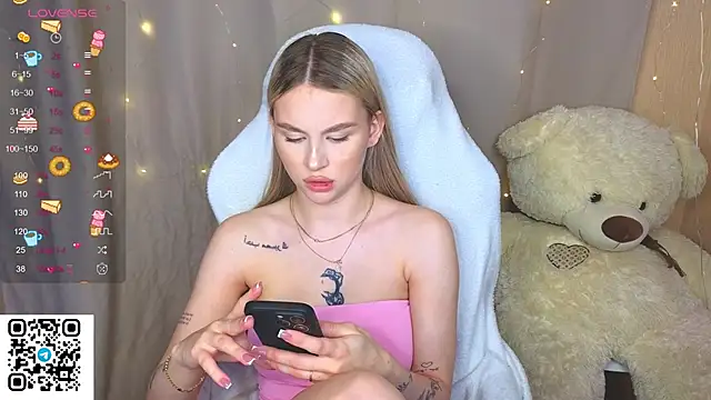 Snapshot of doll_barbieee chatting on 1, 10, 2025 doll barbieee online show from 1, 10, 2025