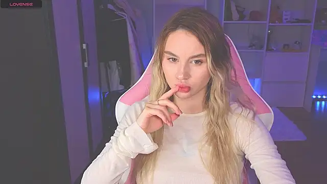 Snapshot of doll_barbieee chatting on 10, 6, 2026 doll barbieee online show from 10, 6, 2026