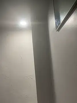 Curveysinaa online show from 5, 3, 2025