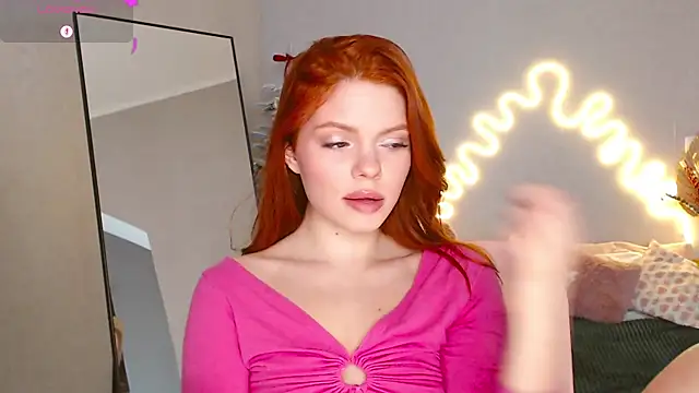 Red  Candy online show from 25, 1, 2025