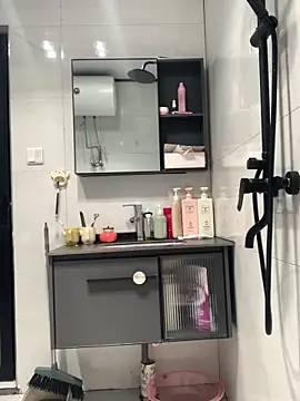 Aimeil online show from 18, 1, 2025