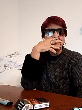 Ely Elenita online show from 2, 12, 2025