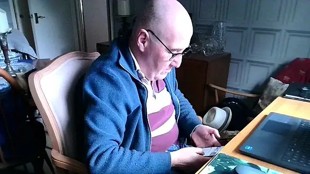 Adamdaddybear online show from 3, 2, 2025