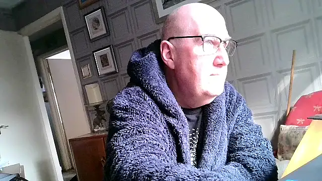 Adamdaddybear online show from 10, 3, 2025