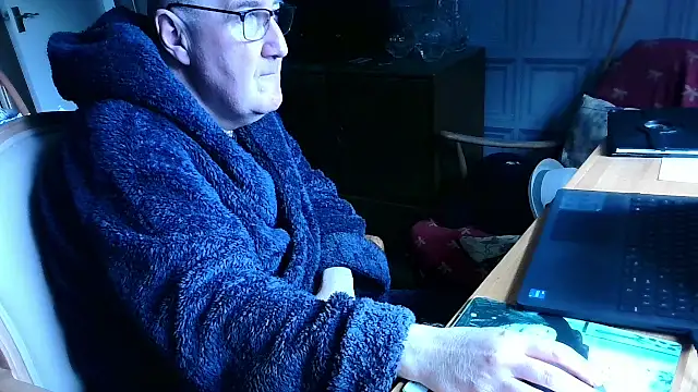 Adamdaddybear online show from 14, 3, 2025