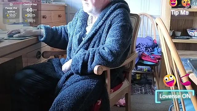 Adamdaddybear online show from 22, 9, 2025