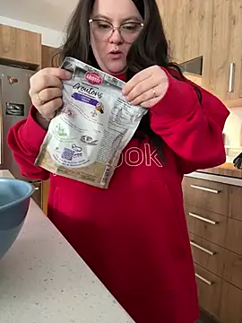 Snapshot of Sweetleeahxx chatting on 17, 1, 2025 Sweetleeahxx online show from 17, 1, 2025