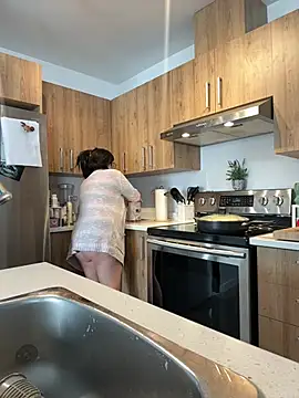 Snapshot of Sweetleeahxx chatting on 10, 2, 2025 Sweetleeahxx online show from 10, 2, 2025