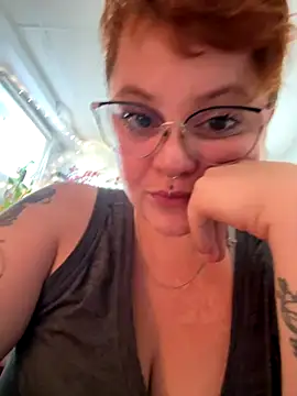 Snapshot of Sweetleeahxx chatting on 24, 9, 2025 Sweetleeahxx online show from 24, 9, 2025