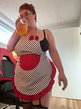 Snapshot of Sweetleeahxx chatting on 7, 10, 2025 Sweetleeahxx online show from 7, 10, 2025