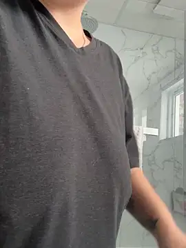 Snapshot of Sweetleeahxx chatting on 14, 11, 2025 Sweetleeahxx online show from 14, 11, 2025