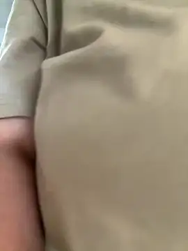 Snapshot of Sweetleeahxx chatting on 26, 11, 2025 Sweetleeahxx online show from 26, 11, 2025