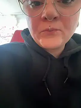 Snapshot of Sweetleeahxx chatting on 5, 12, 2025 Sweetleeahxx online show from 5, 12, 2025