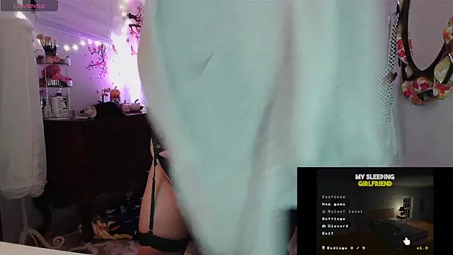 Snapshot of Sweetleeahxx chatting on 13, 12, 2025 Sweetleeahxx online show from 13, 12, 2025