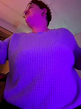 Snapshot of Sweetleeahxx chatting on 7, 1, 2026 Sweetleeahxx online show from 7, 1, 2026