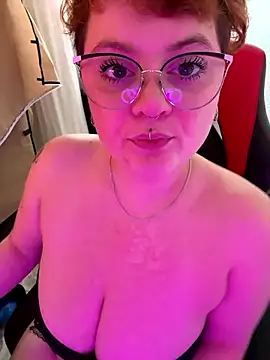 Snapshot of Sweetleeahxx chatting on 14, 1, 2026 Sweetleeahxx online show from 14, 1, 2026