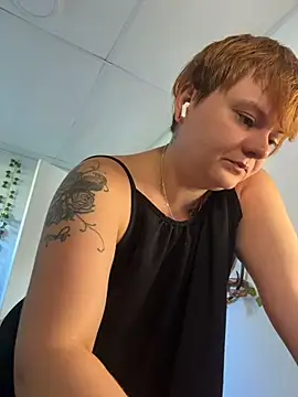 Sweetleeahxx online show from 5, 7, 2026