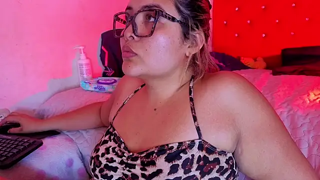 Agatha humidity online show from 27, 4, 2026